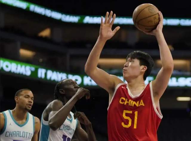19岁青岛男篮中锋杨瀚森结束CBA征程，剑指2025年NBA选秀