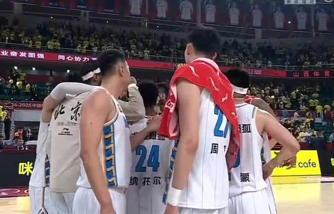 4月27日CBA季后赛半决赛山西战北京，赛况激烈看点足