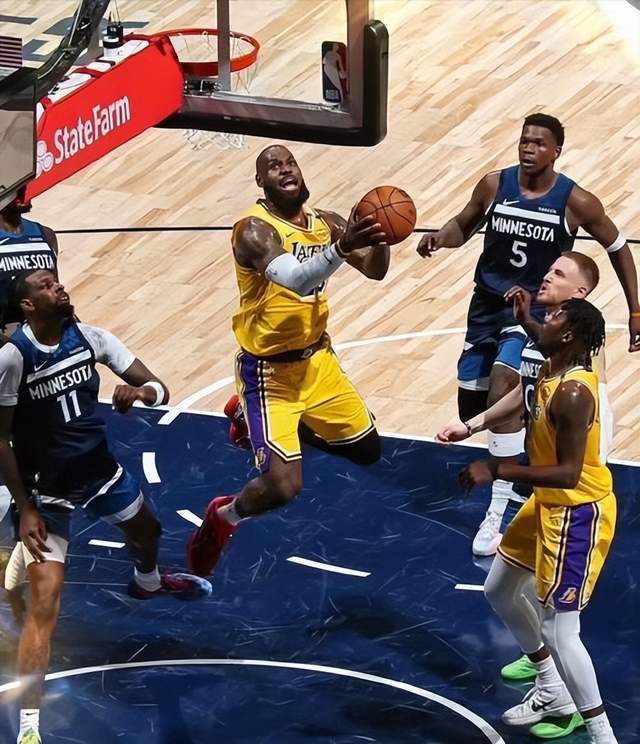 NBA 季后赛明日 4 场激战，湖人客场战森林狼压力巨大