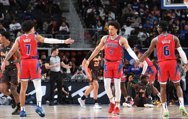 NBA 季后赛明日 4 场激战，湖人客场战森林狼压力巨大