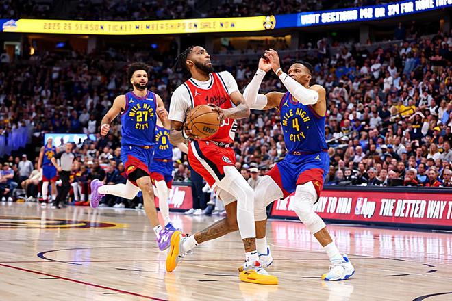 NBA 季后赛掘金险胜快船扳平总比分，小德里克-琼斯表现欠佳
