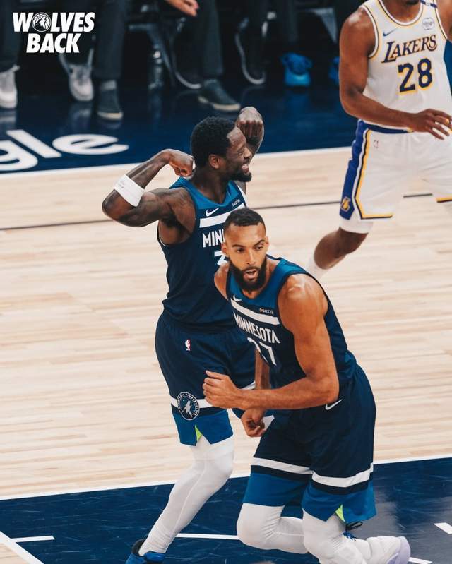 4月28日NBA季后赛G4：湖人客场挑战森林狼比赛战况激烈