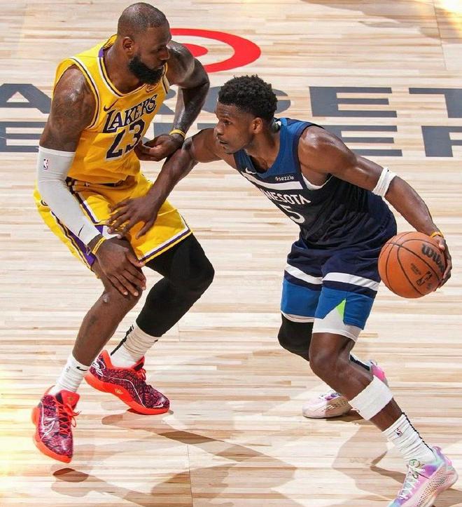 4月28日NBA季后赛湖人森林狼西部流量对决，湖人命悬一线