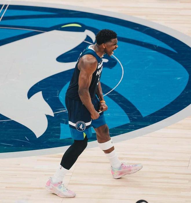 NBA季后赛首轮：森林狼与湖人激战，前三场2-1领先第四战险胜