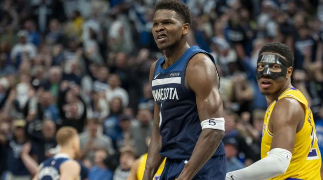 4月28日NBA季后赛湖人森林狼首轮G4战，G3东契奇低迷詹姆斯高光难救主