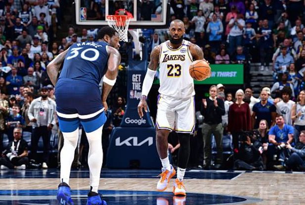 4月28日NBA季后赛湖人森林狼首轮G4战，G3东契奇低迷詹姆斯高光难救主