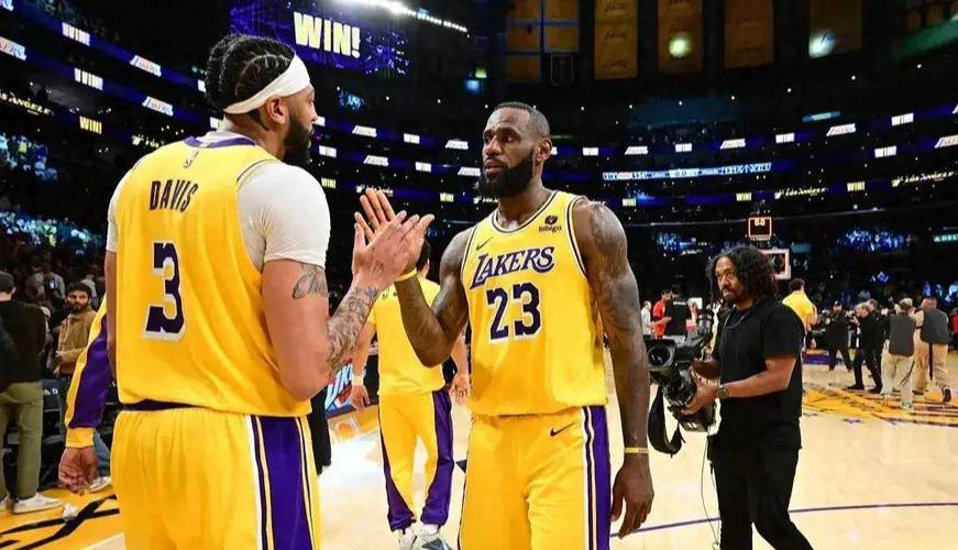 NBA 季后赛湖人vs森林狼G4：詹姆斯46分钟砍27分仍难挽败局