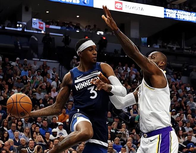NBA 季后赛湖人vs森林狼G4：詹姆斯46分钟砍27分仍难挽败局