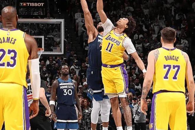 NBA 季后赛首轮 G4：湖人客场战森林狼，此役堪称生死战