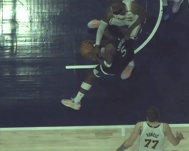 4月28日NBA季后赛G4森林狼主场胜湖人 吹罚引争议