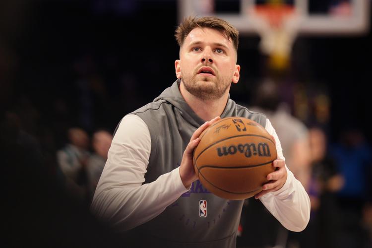 NBA 季后赛湖人 1-3 落后森林狼 东契奇谈赛后情绪及状态调整