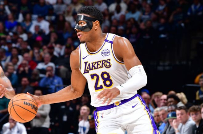 NBA 季后赛森林狼胜湖人获赛点，八村塁表现提升数据亮眼