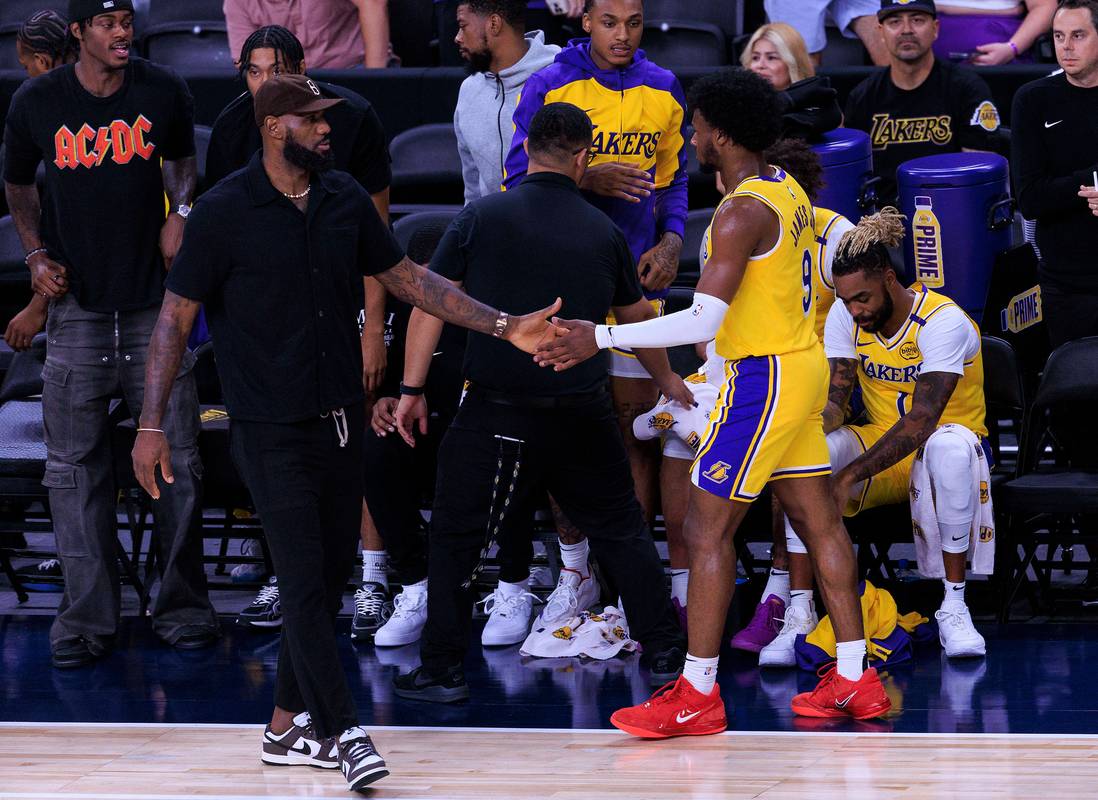 NBA 季后赛湖人与森林狼第 4 回合激战，湖人惜败令人唏嘘