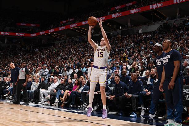 NBA季后赛：森林狼3-1领先湖人，里夫斯表现欠佳