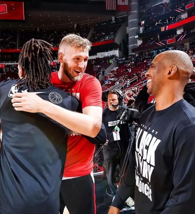 4月28日NBA季后赛首轮G4前：勇士火箭伤情报告及巴特勒复出悬念